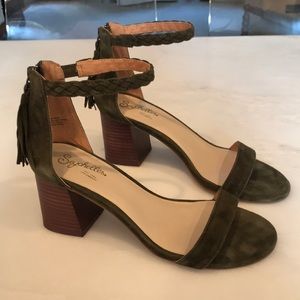 Seychelles green suede shoes size 6